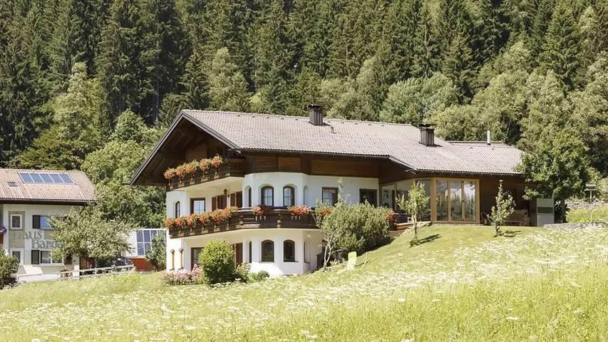 Ferienwohnung für 4 Personen, mit Terrasse und Garten im Montafon - 2