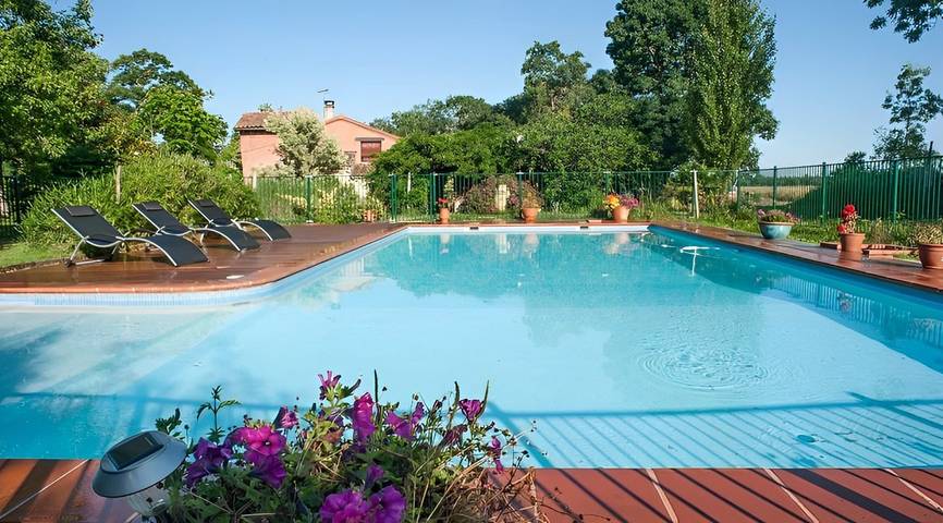 Gîte pour 5 personnes, avec piscine ainsi que terrasse et jardin à Poucharramet