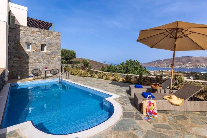 Vakantiehuis voor 10 personen, with uitzicht and zwembad as well as tuin in Poseidonia