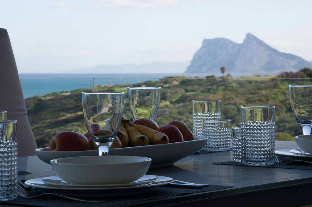 Hel lejlighed, Luxury Apartment Sea, Golf and Gibraltar View in Playa de La Alcaidesa, San Roque