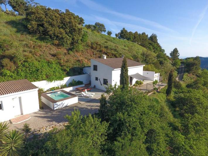 Casa de vacaciones para 6 personas, con vistas y piscina además de jardín y sauna - 1