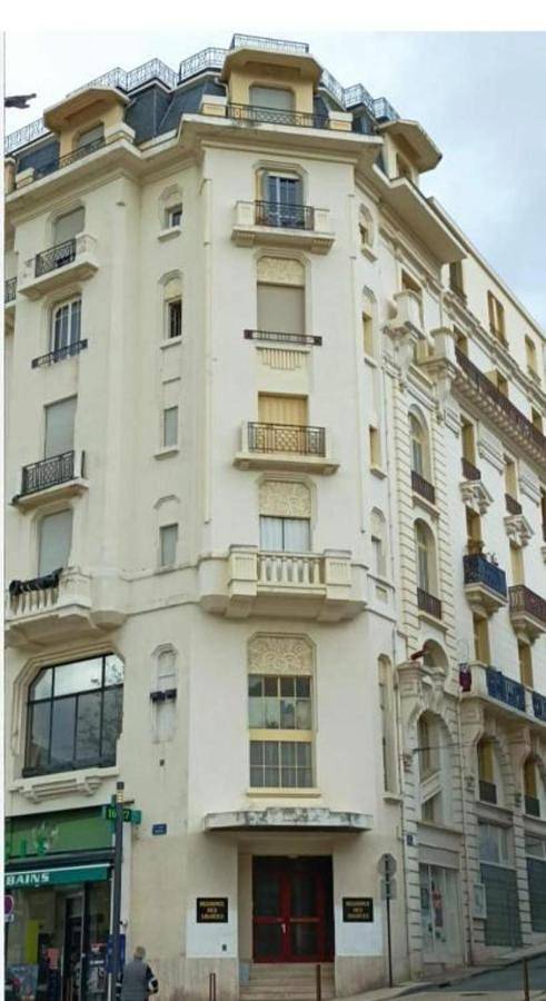 Gîte pour 2 personnes, avec vue et balcon dans Thermes Henry Chatel Guyon