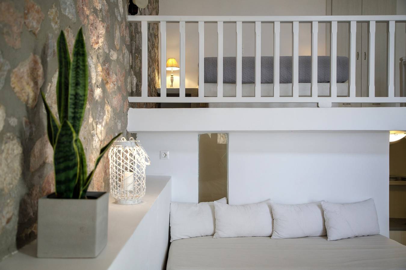 Holiday Home 'Executive Suite with Jacuzzi' with Wi-Fi and Air Conditioning in Santoryn