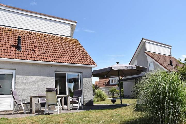 Ferienhaus für 6 Personen, mit Terrasse und Whirlpool sowie Garten und Sauna in Scharendijke