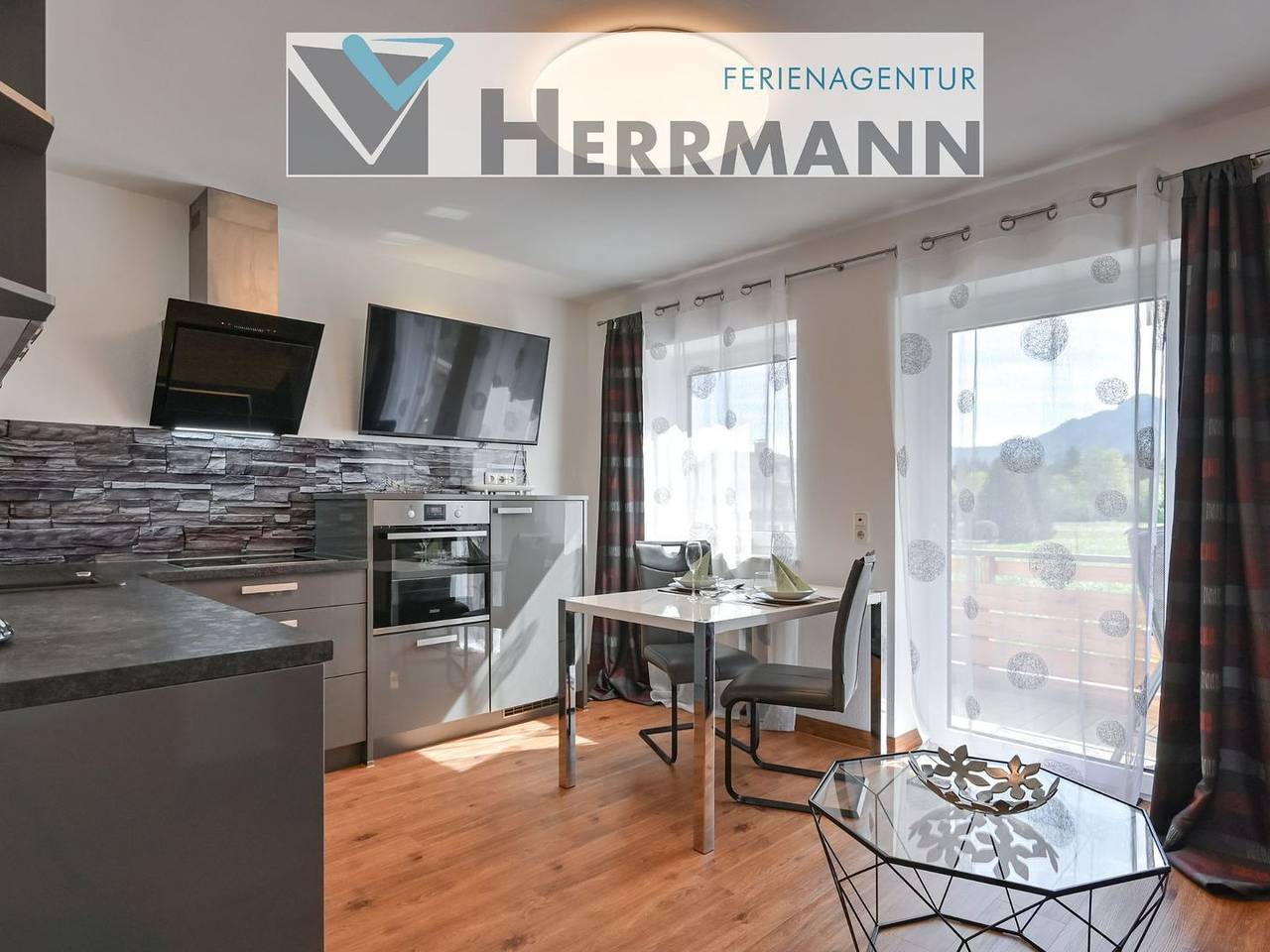 Geheel appartement, Vakantieappartement voor 2 personen met balkon in Neuschwanstein, Füssen