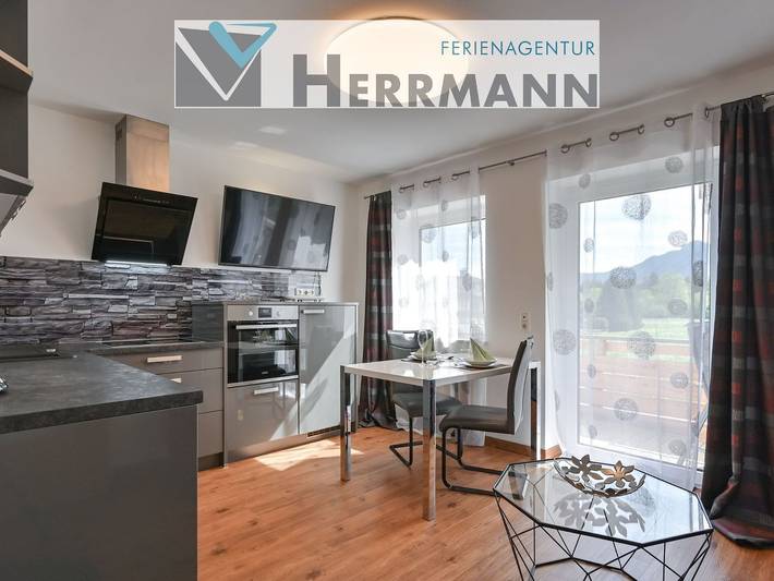 Ferienwohnung für 2 Personen, mit Ausblick und Balkon bei Neuschwanstein