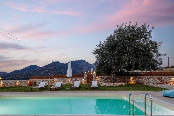 Unique Stonebuilt rural Retreat & private pool II in Rethymno en omgeving