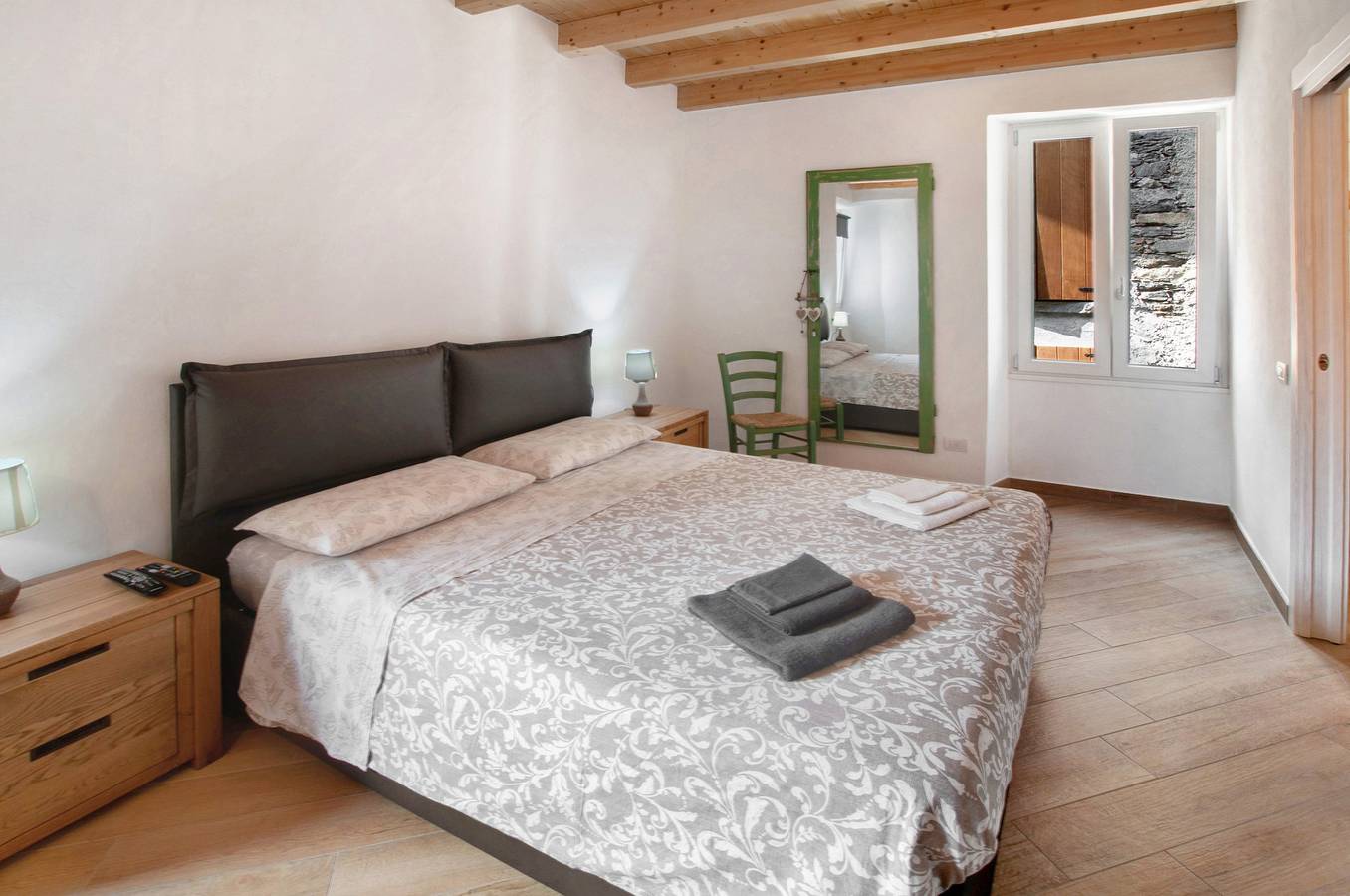 Casa de vacaciones 'Thari House Como Lake' con vistas al lago, terraza y barbacoa in Naggio, Grandola ed Uniti