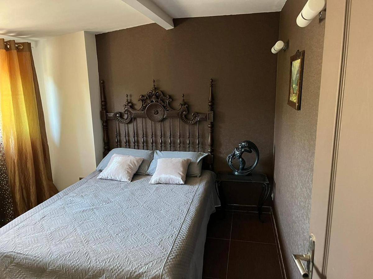 Appartement entier, One-Bedroom Apartment in Villemomble, Seine-Saint-Denis