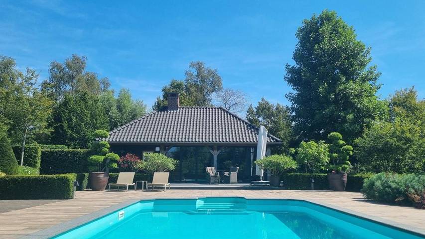 Location de vacances pour 2 personnes, avec Terrasse et Jardin ainsi que Piscine et Sauna à Veghel