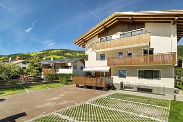 Ferienwohnung für 4 Personen, mit Garten und Balkon am Pragser Wildsee