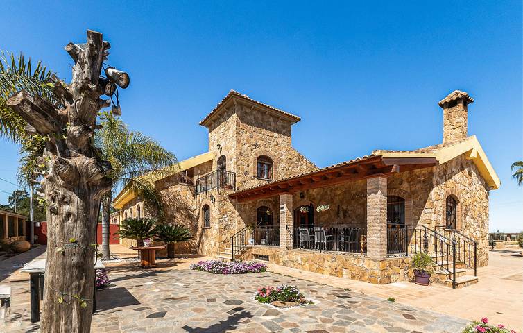 Casa de vacaciones para 12 personas, con terraza y piscina - 1