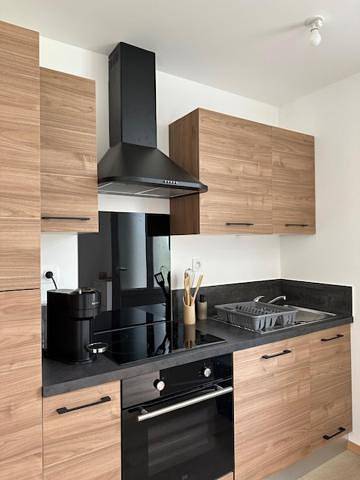 Appartement entier, One-Bedroom Apartment in Le Creusot, Région d'Autun
