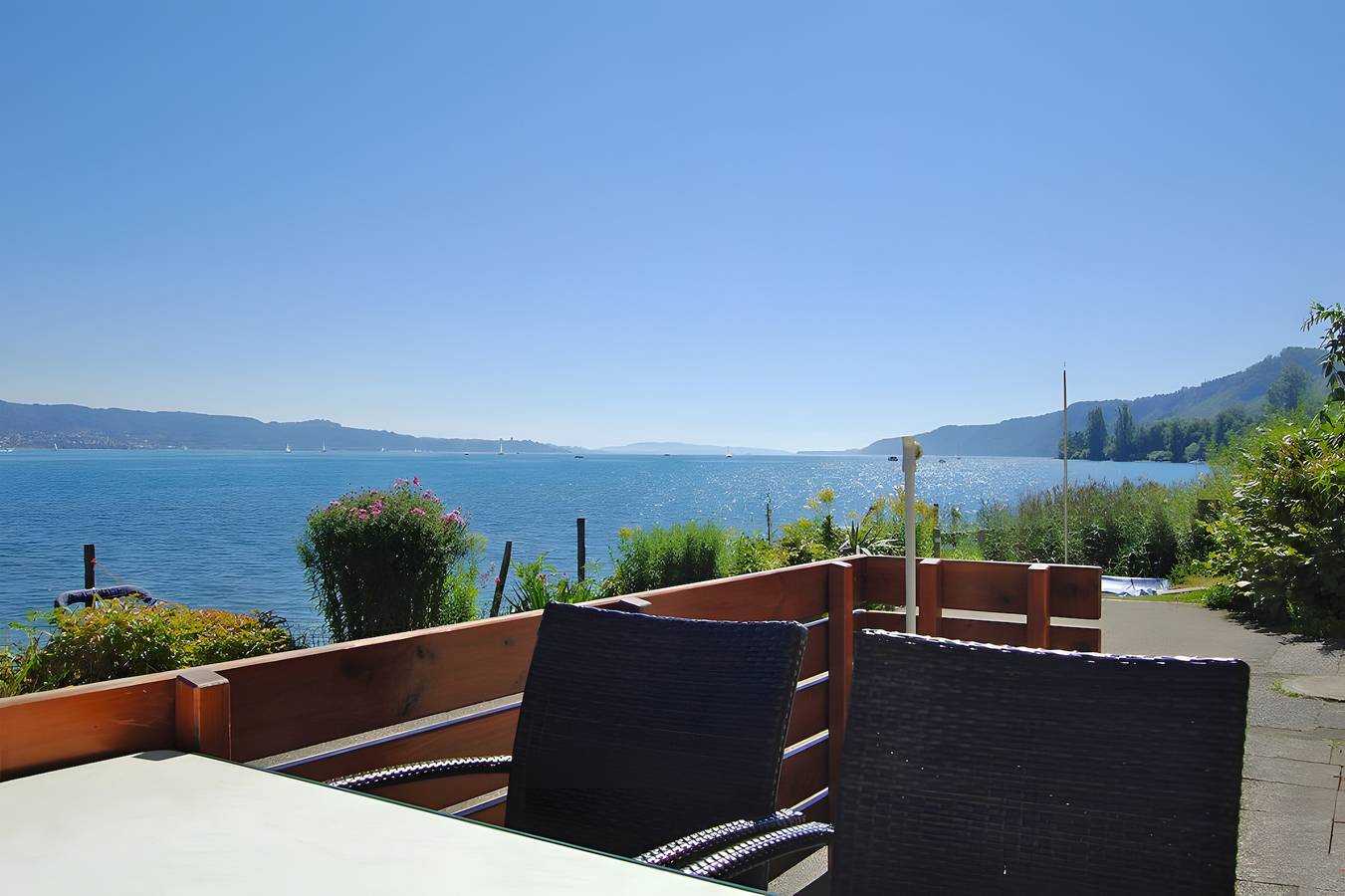 Ganze Wohnung, Fewo '4, 64qm' direkt am See mit Terrasse in Bodman-Ludwigshafen, Obersee (Bodensee)
