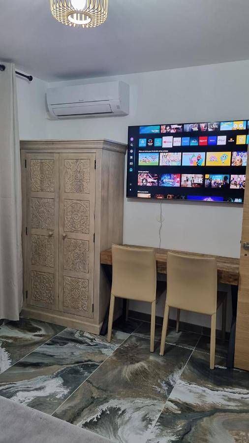 Gîte pour 2 personnes, avec jardin et piscine à Port-Saint-Louis-du-Rhône - 3