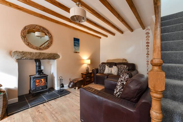 Holiday rental for 5 people, with garden and hot tub as well as terrace in Llanbedrog