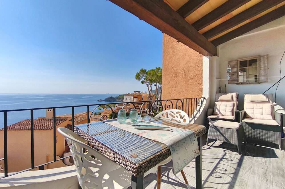 Entire apartment, A3671 Sea view apartment for 3 people in Cala Fornells in Cala Fornells, Calvià