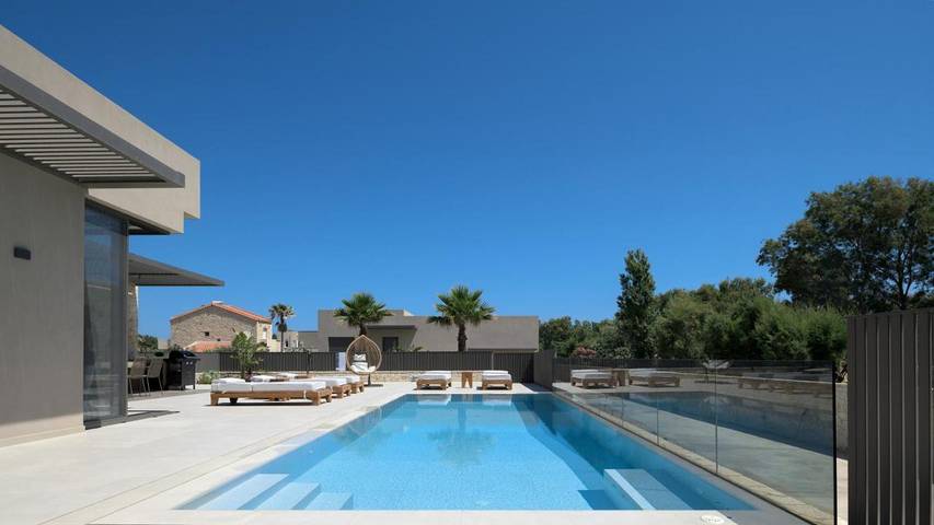 Villa für 8 Personen, mit Garten und Ausblick sowie Pool - 1