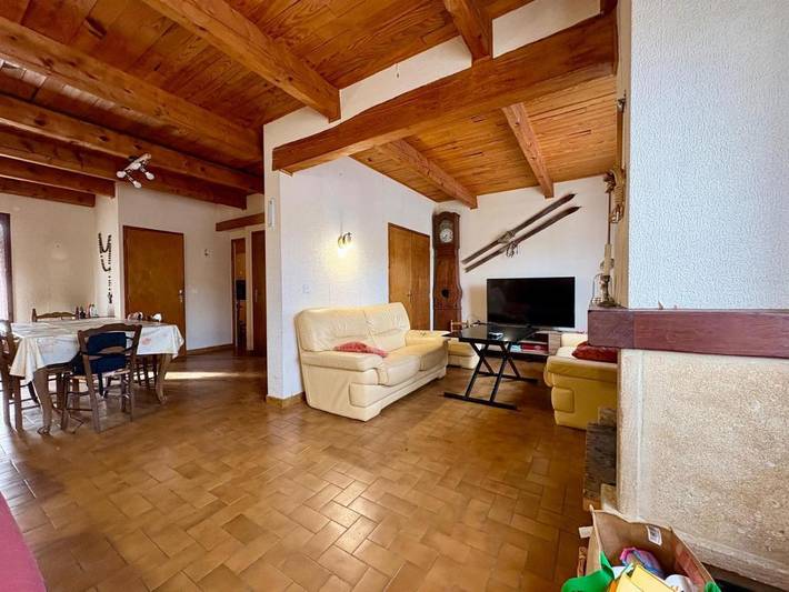 Gîte pour 6 personnes, avec vue ainsi que jardin et terrasse à La Cabanasse - 2