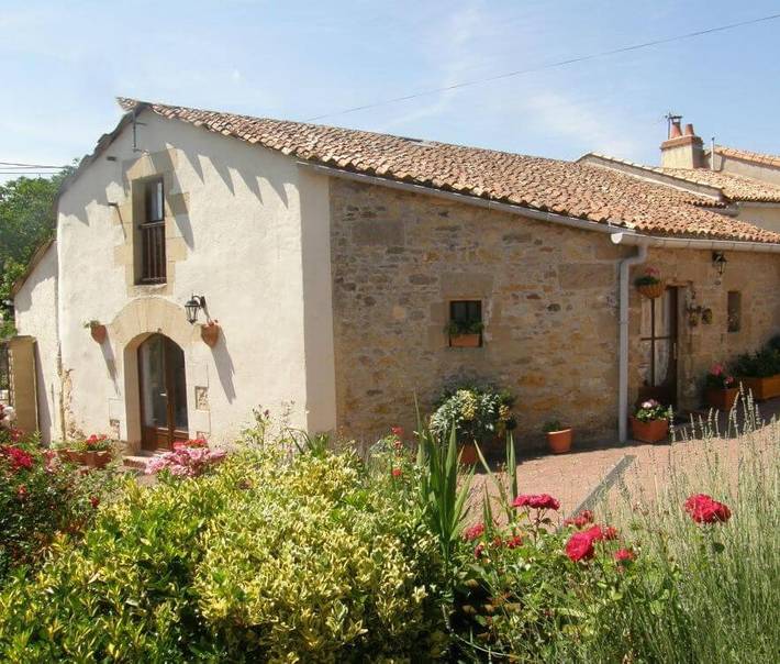 Location de vacances pour 6 personnes, avec vue ainsi que piscine et jardin à Les Verchers-sur-Layon - 2