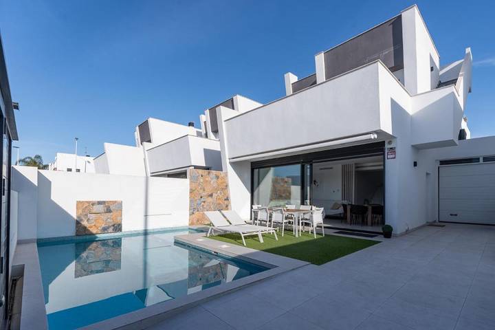 Casa rural para 6 personas, con balcón y piscina en San Pedro del Pinatar