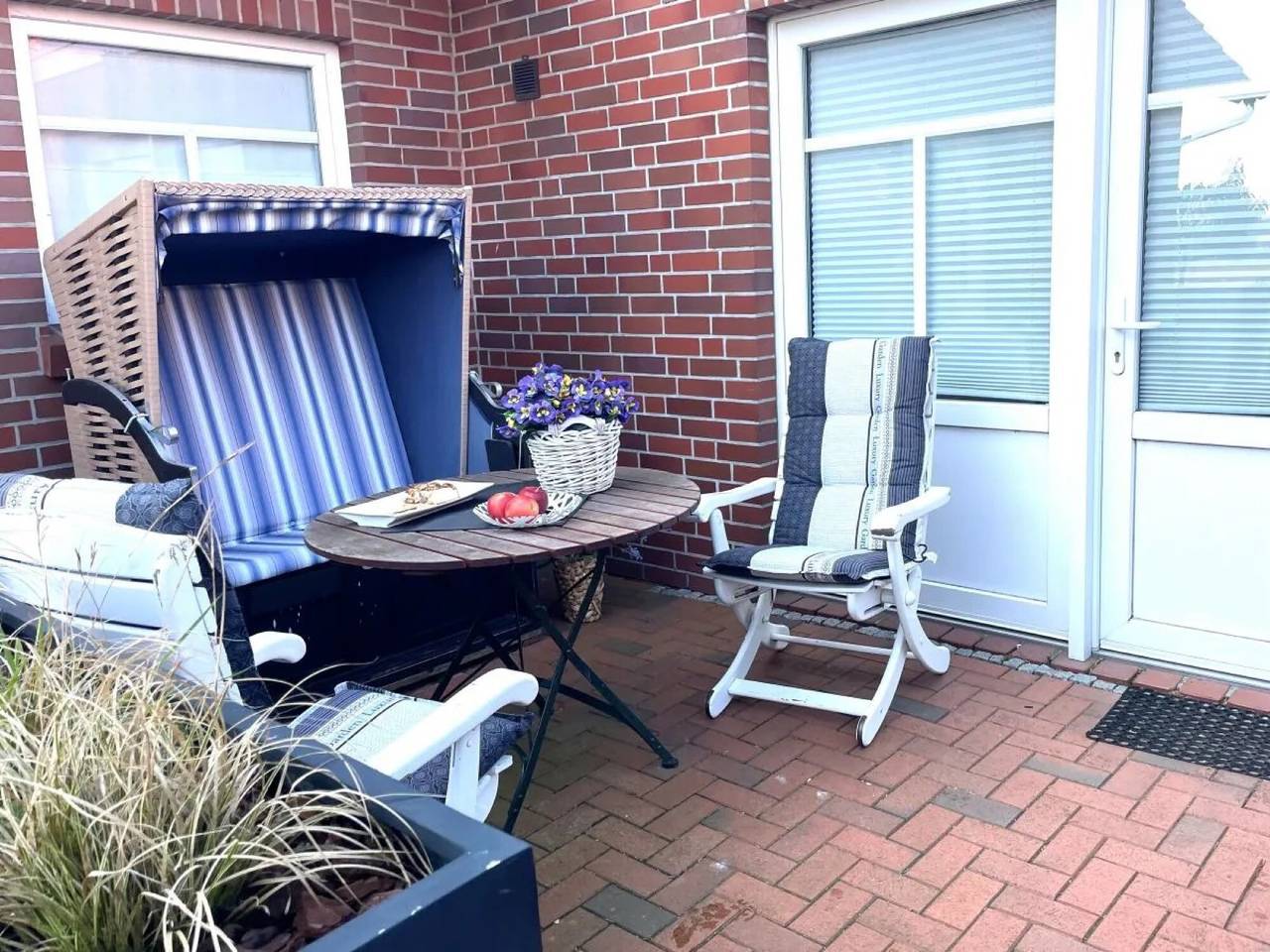 Geheel appartement, Appartement 'Anna Seeluft' met Privéterras en Wi-Fi in Greetsiel, Krummhörn