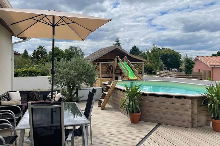 Villa pour 6 personnes, avec piscine et jardin