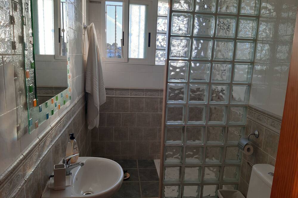 Villa In Sehr Ruhiger Urbanisierung Zu 15 Min. Valencia-Hauptstadt in Alginet, Valencia Provinz