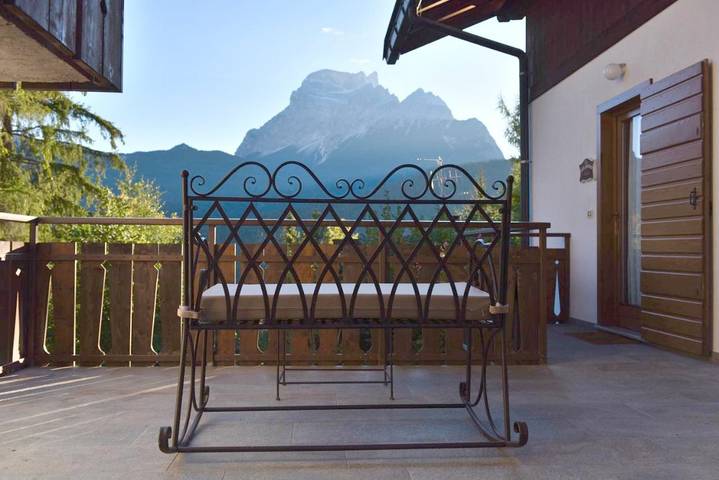 Location de vacances pour 4 personnes, avec vue ainsi que terrasse et jardin à San Vito di Cadore - 2