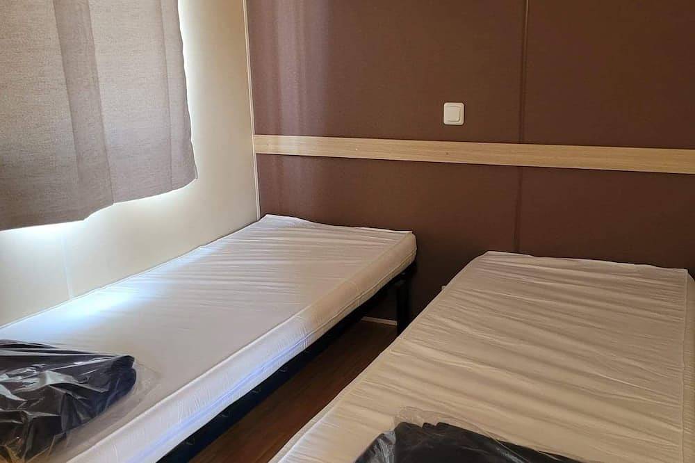 Rent mobile home at the foot of the gorges du verdon in Lac de Quinson, Quinson