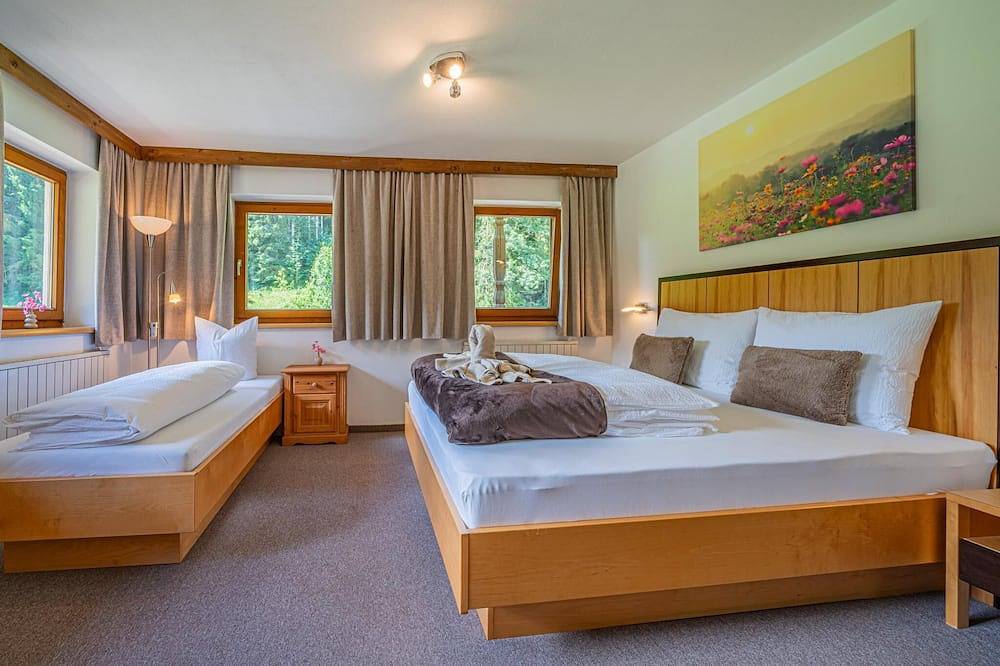 Traditionelles Ferienhaus in ruhiger Tallage in Westendorf (Tirol), Kaisergebirge