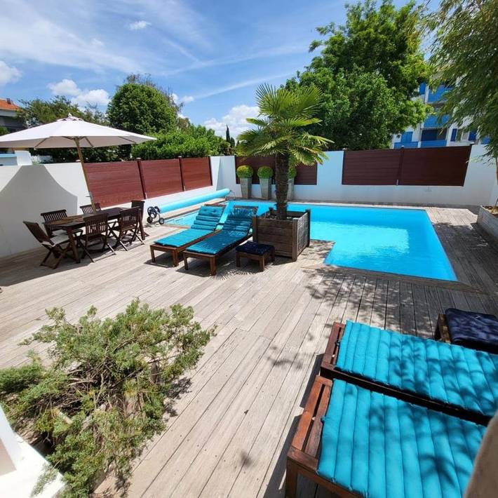 Maison de vacances pour 3 personnes, avec piscine ainsi que balcon et jardin