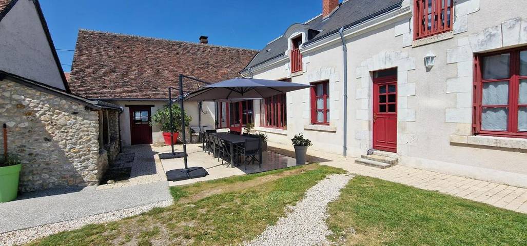 Location de vacances pour 8 personnes, avec piscine à Mosnes - 2