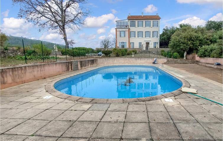 Gîte pour 6 personnes, avec jardin à Fox-Amphoux