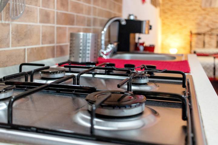 Entire apartment, Apartment 'Casacampagna San Gabriele' with Shared Terrace, Wi-Fi and Air Conditioning in Locorotondo, Bari Province