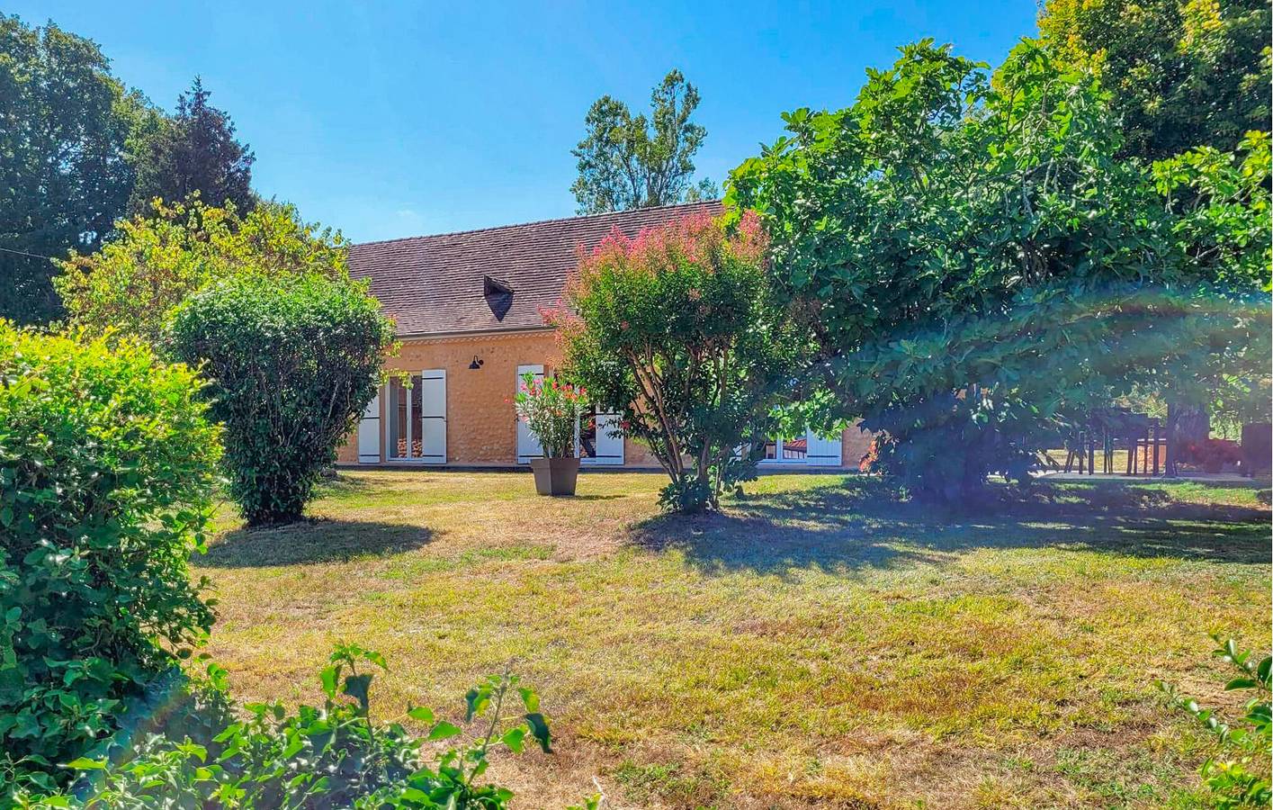 La Douze Appartement de jardin avec parking et Internet in La Douze, Périgord Blanc