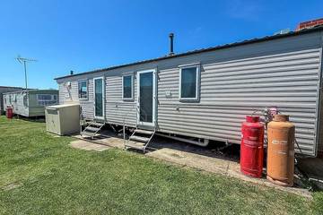 Static Caravan for 6 People in Walton on the Naze, Essex, Photo 2