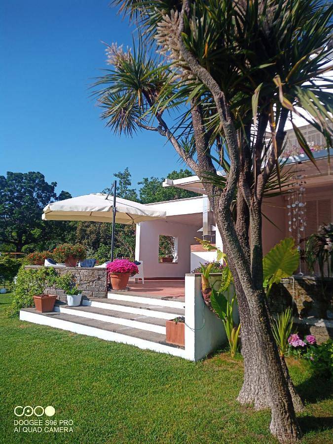 Casa vacanza per 6 persone, con Balcone e Terrazza nonché Giardino e Panorama a Nettuno