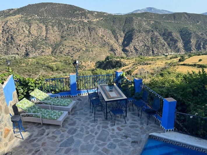 Casa rural para 3 personas, con balcón y piscina en Pitres