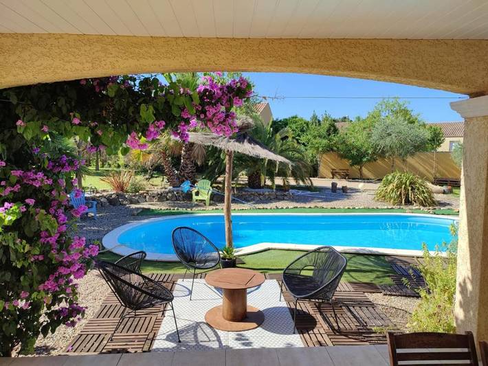 Appartement de vacances pour 5 personnes, avec Terrasse et Jardin ainsi que Piscine et Vue à Nissan-lez-Enserune