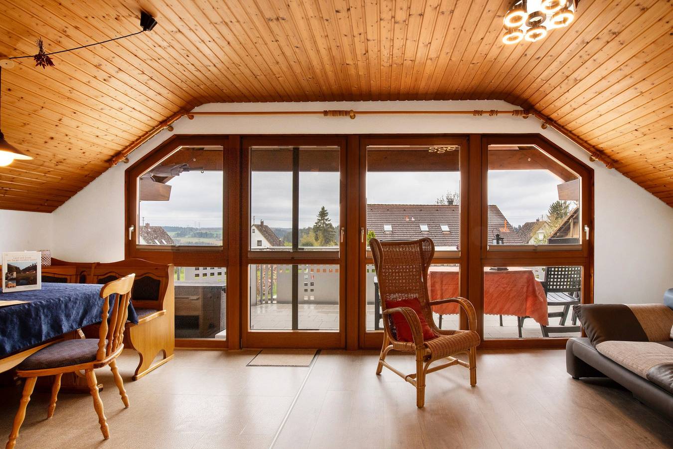 Ganze Wohnung, Ferienwohnung 'Haus Bross' mit Balkon und Wlan in Hayingen, Neckar-Alb
