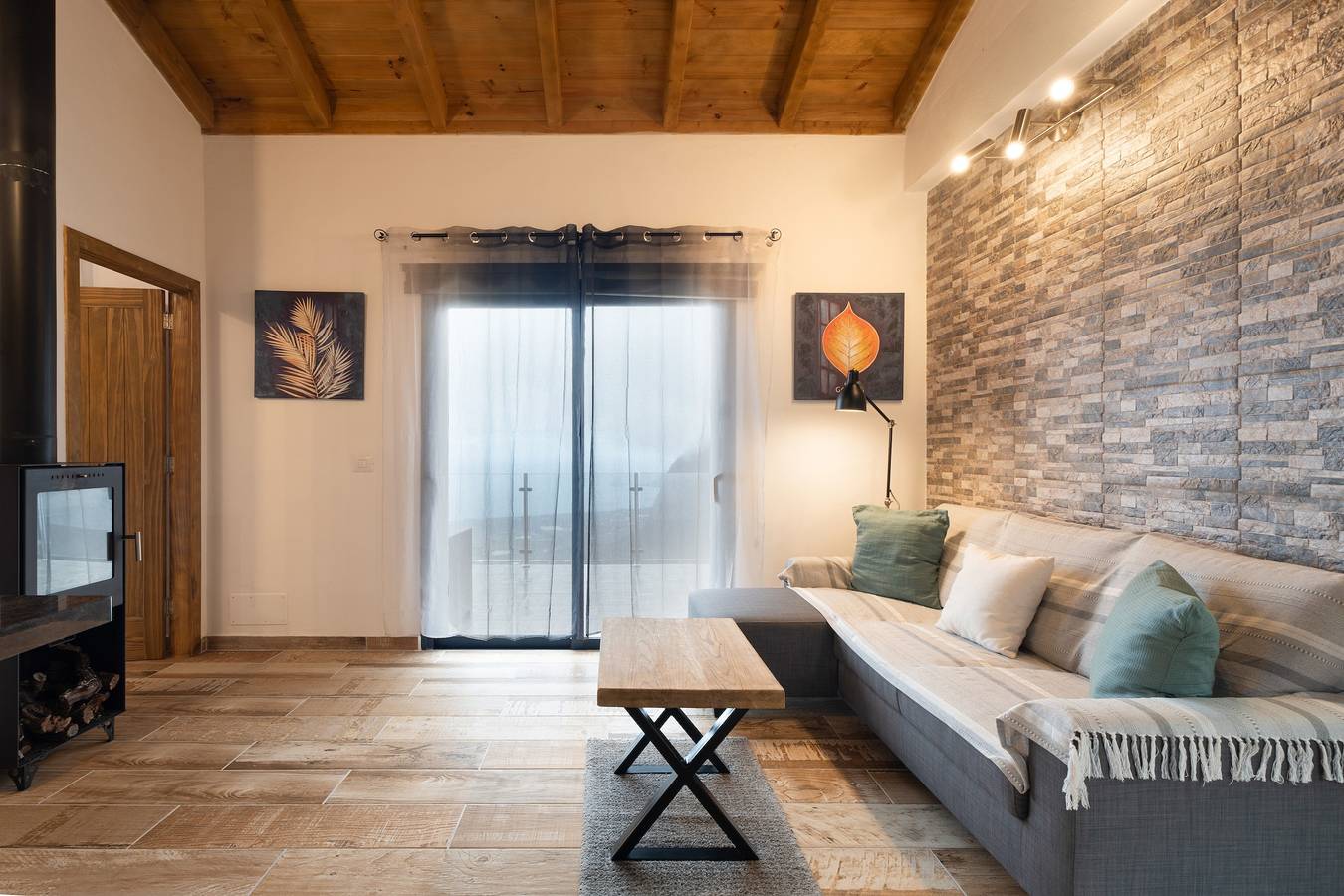 Ferienhaus 'Los Almendr2s' mit Meerblick, privater Terrasse und Wlan in Las Lapas, Frontera