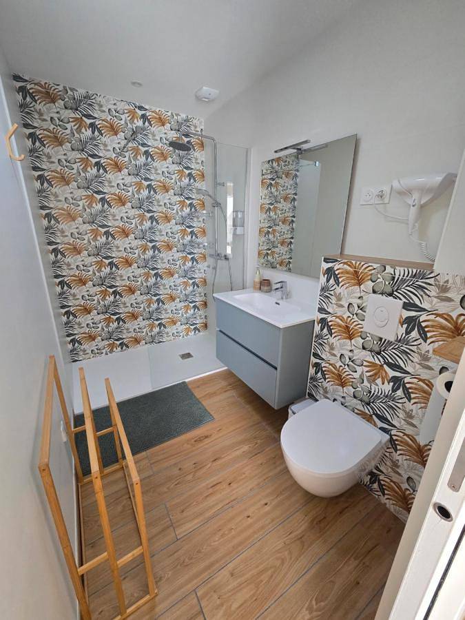Gîte pour 7 personnes, avec vue ainsi que jardin et terrasse à Digosville - 3