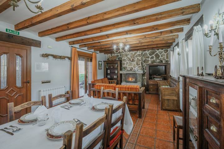 Finca 'Las Eras De Riofrio' mit Bergblick, privatem Pool und Wi-Fi in Riofrío, Ávila und Umgebung
