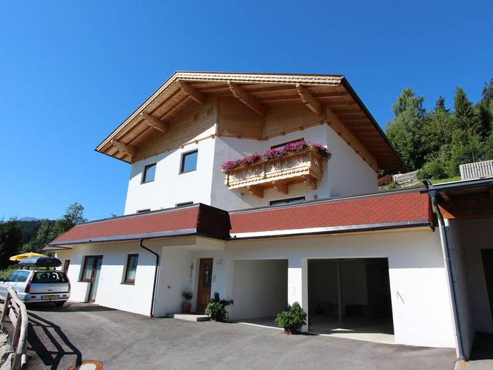 Ferienwohnung für 6 Personen, mit Terrasse und Garten sowie Ausblick in Kaltenbach