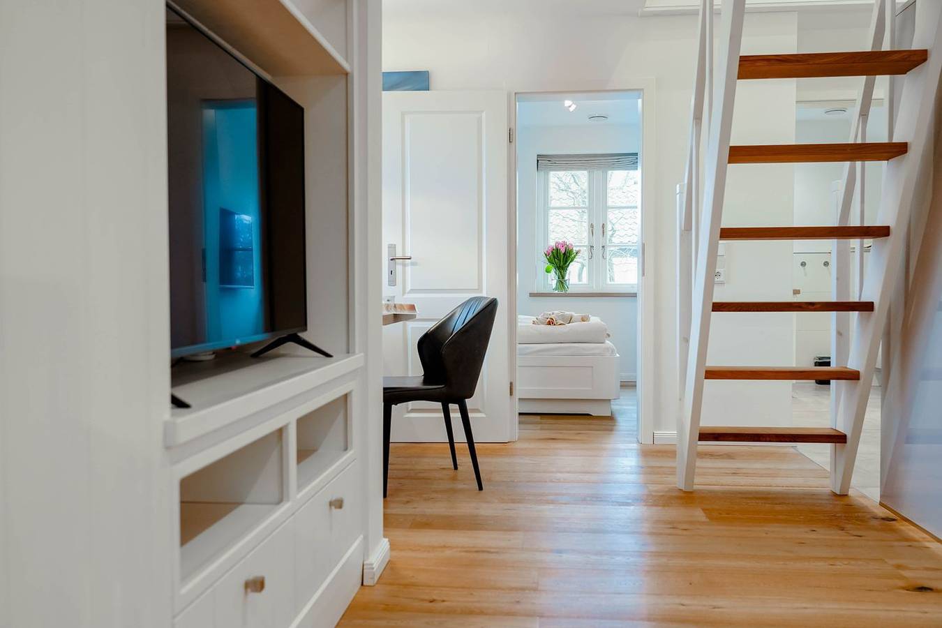 Ganze Wohnung, Moderne -helle-ruhige- in den Wiesen liegende Ferienwohnung auf Sylt in Wenningstedt, Sylt