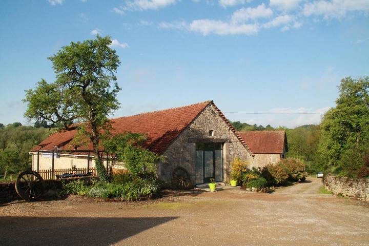 Gîte pour 6 personnes, avec piscine ainsi que jardin et terrasse, animaux acceptés