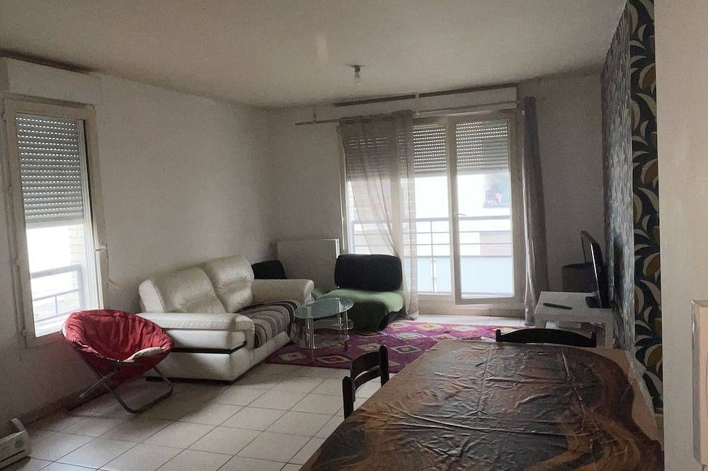 Entire apartment, Apartment T2 a fort d'Aubervilliers in Aubervilliers, Seine-Saint-Denis