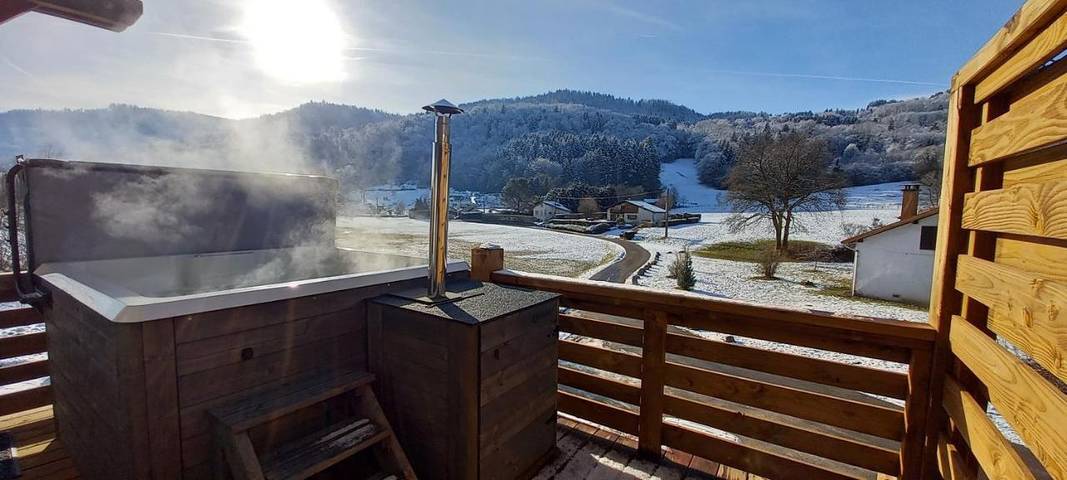 Gîte pour 6 personnes, avec balcon et jacuzzi à Rupt-sur-Moselle