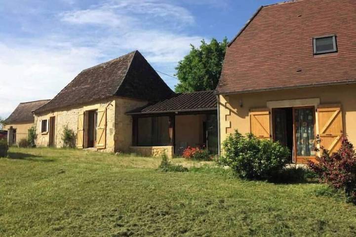Location de vacances pour 8 personnes, avec Terrasse et Jardin à Saint-Félix-de-Reillac-et-Mortemart
